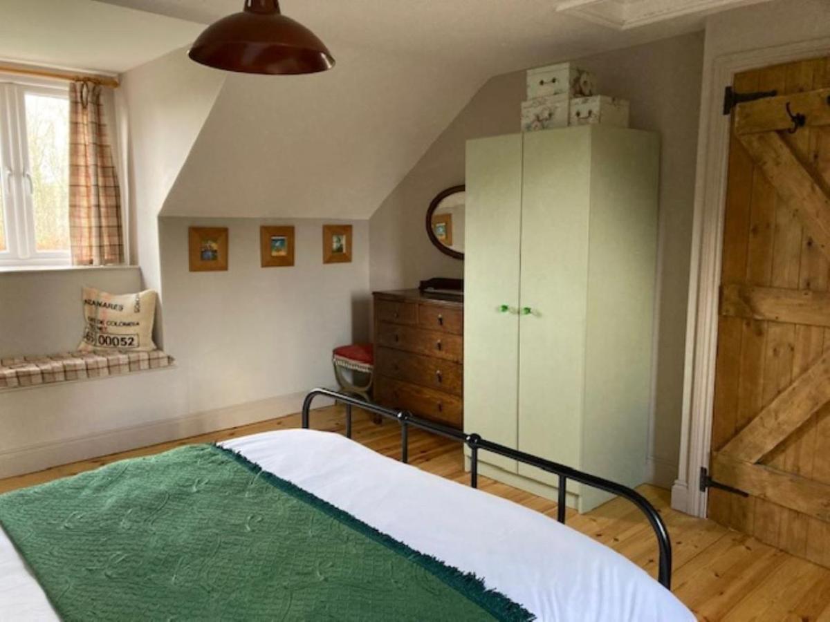 Сasa de vacaciones Mwsogl - Luxurious Family Fishing Near Aberaeron With Private Fishing Cross Inn